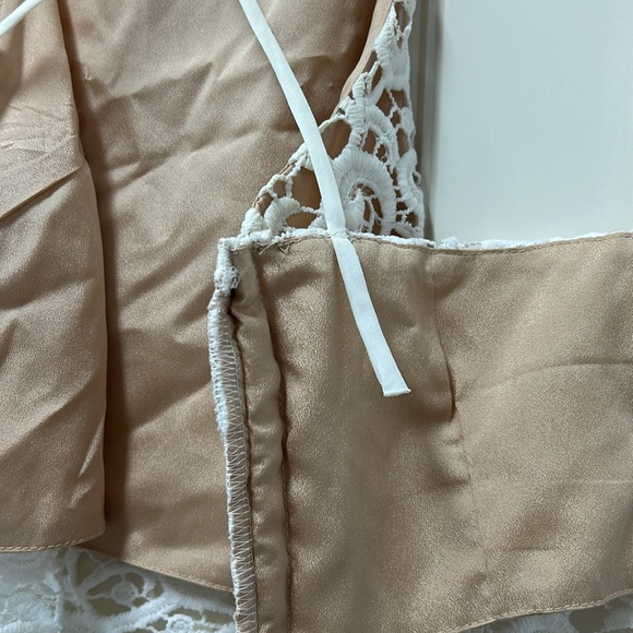 DO+BE size small two piece white lace set - Picture 10 of 10